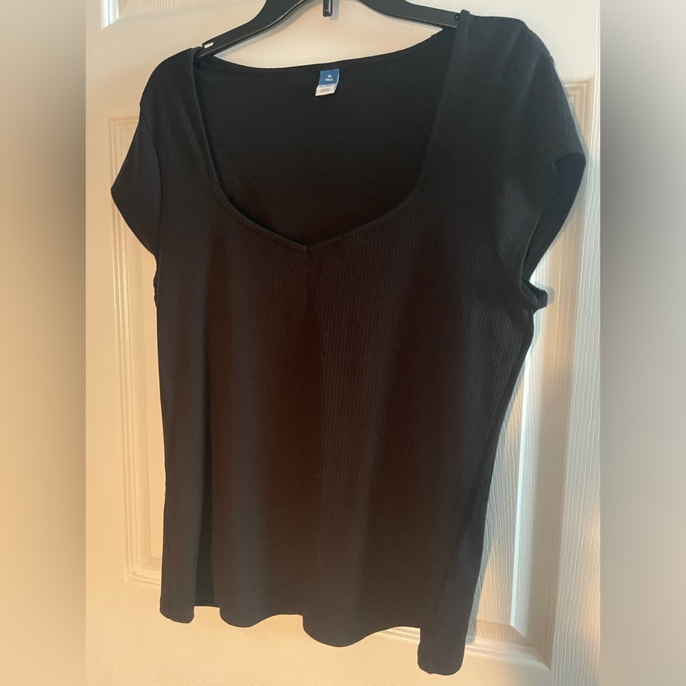 Old Navy women’s XL black ribbed t shirt